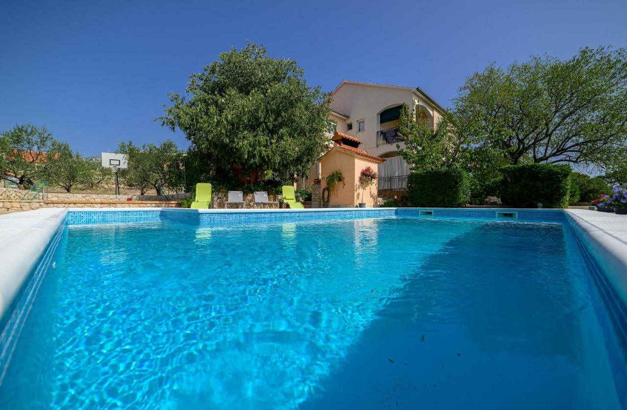 Holiday Home Rokoko Шибеник Экстерьер фото